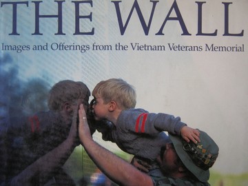 (image for) Wall Images & Offerings from the Vietnam Veterans Memorial (H)