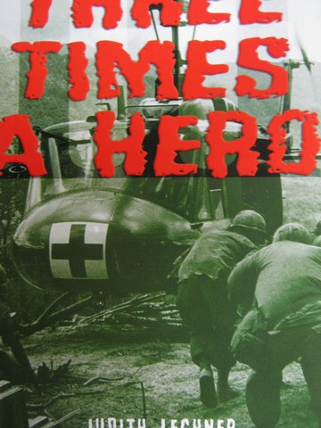 (image for) Reading Advantage B Three Times a Hero (P) by Lechner