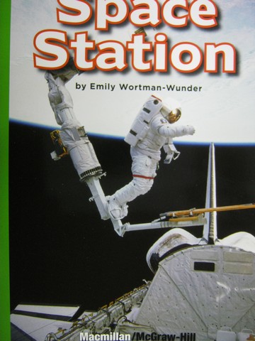 (image for) Leveled Reader Library 5 Space Station (P) by Wortman-Wunder