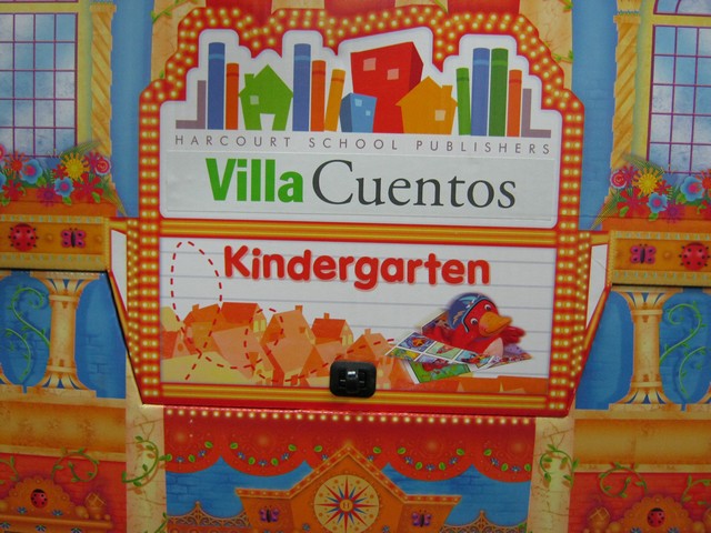 (image for) Storytown K Villa Cuentos (Box)